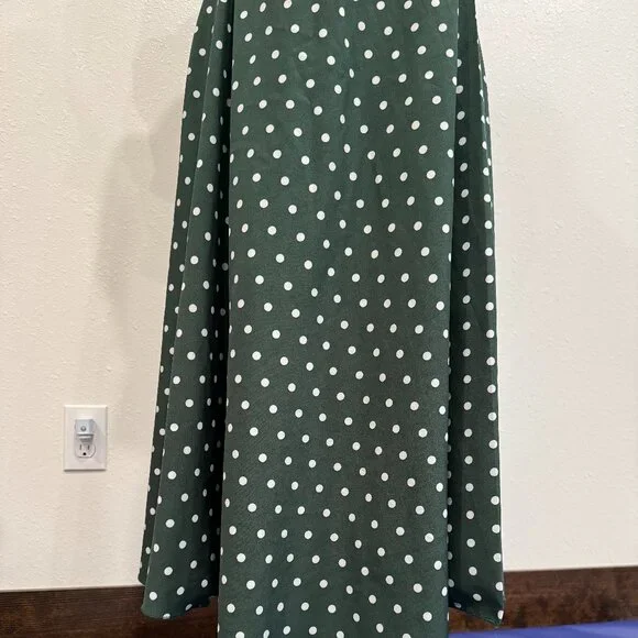 Green Polka Dot Wrap Dress | Puff Sleeve Midi | Celmia Collection 4XL - Picture 4 of 6